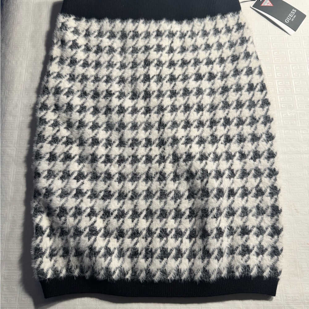 Guess Monochrome Houndstooth Pencil Skirt
